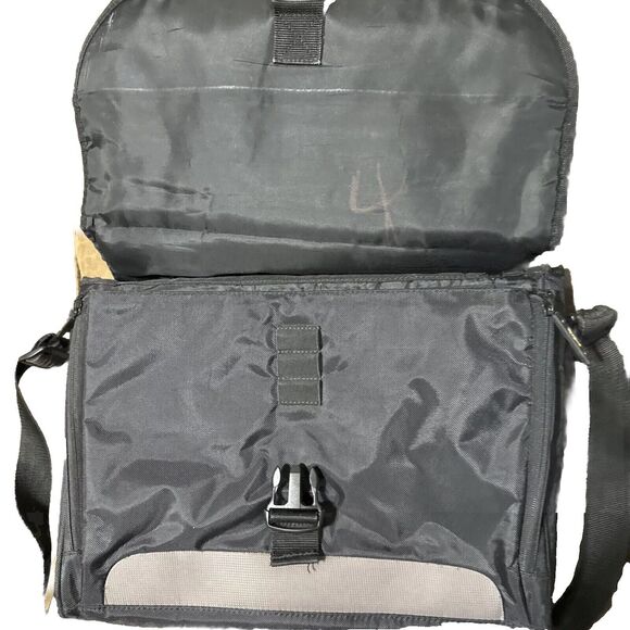 TARGUS CityGear 17" Laptop Notebook Messenger Bag Computer Travel Work Student - Picture 5 of 7